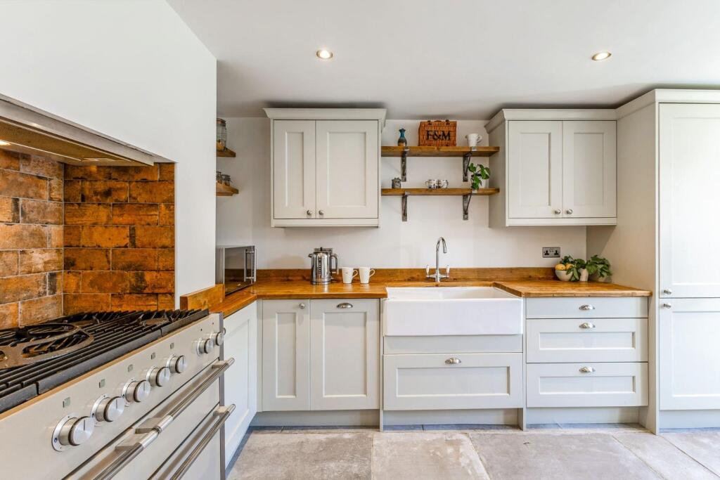92291_1-Maple-Terrace-Yeadon-Leeds (9)_low.jpg