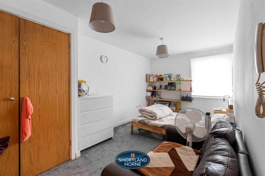 38 Abbey Court, Priory Place WM (2 of 19).jpg