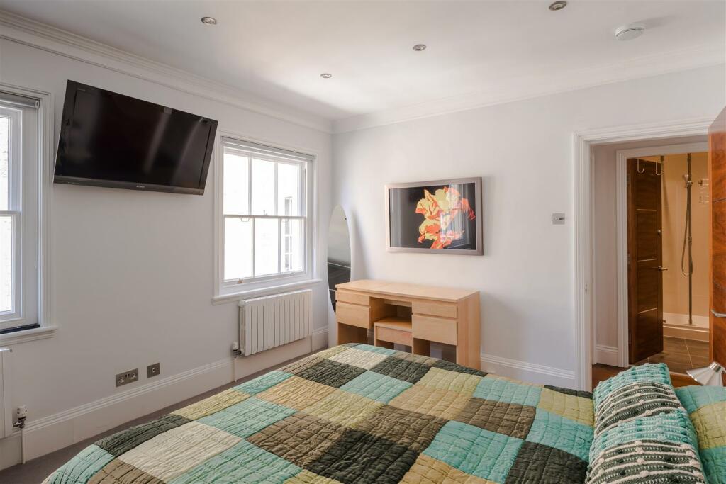 3 26 Morwell Street-8.jpg