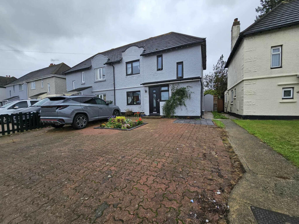 Upminster Road South,  Rainham, RM13