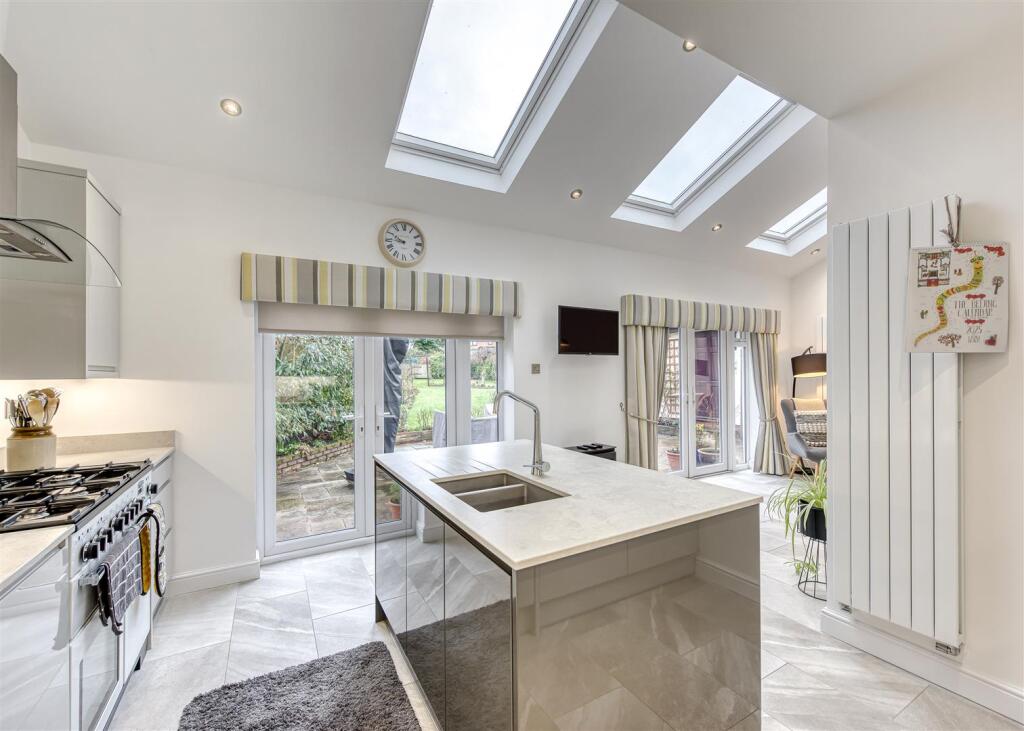 75 Birches Road-kitchen7.jpg