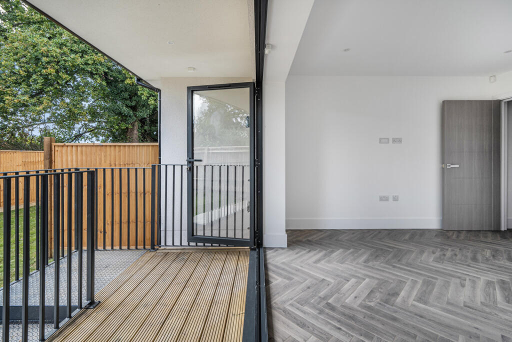 1348533-19-68baeb...