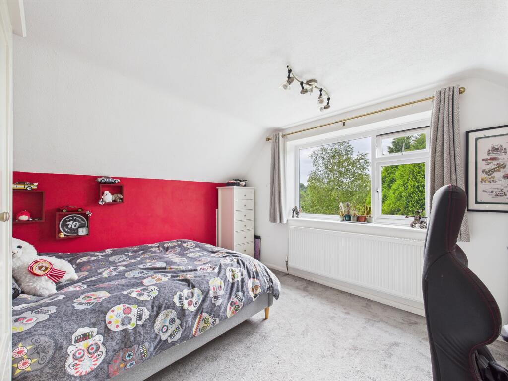 CAM01354G0-PR0516-STILL015