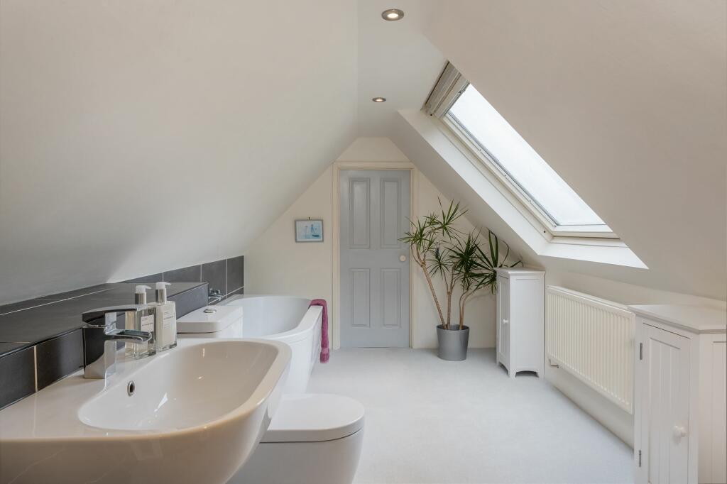 Widdicombe Lodge_Bathroom_Widdicombe