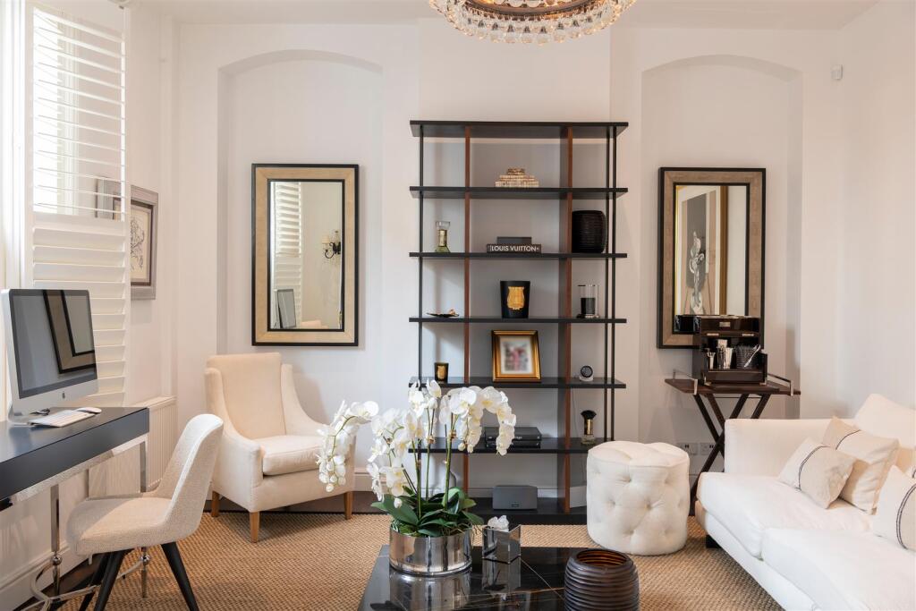 37 Lower Belgrave Street Hi-26.jpg