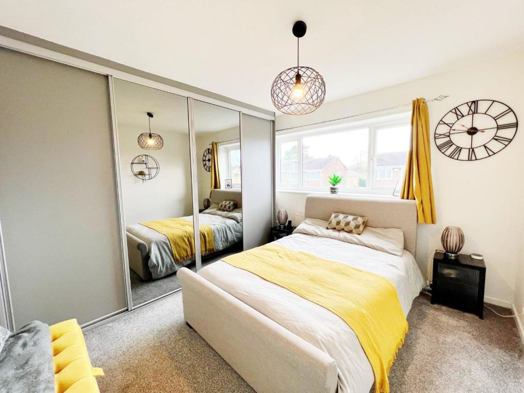 Bedroom 1 pic 1.jpg
