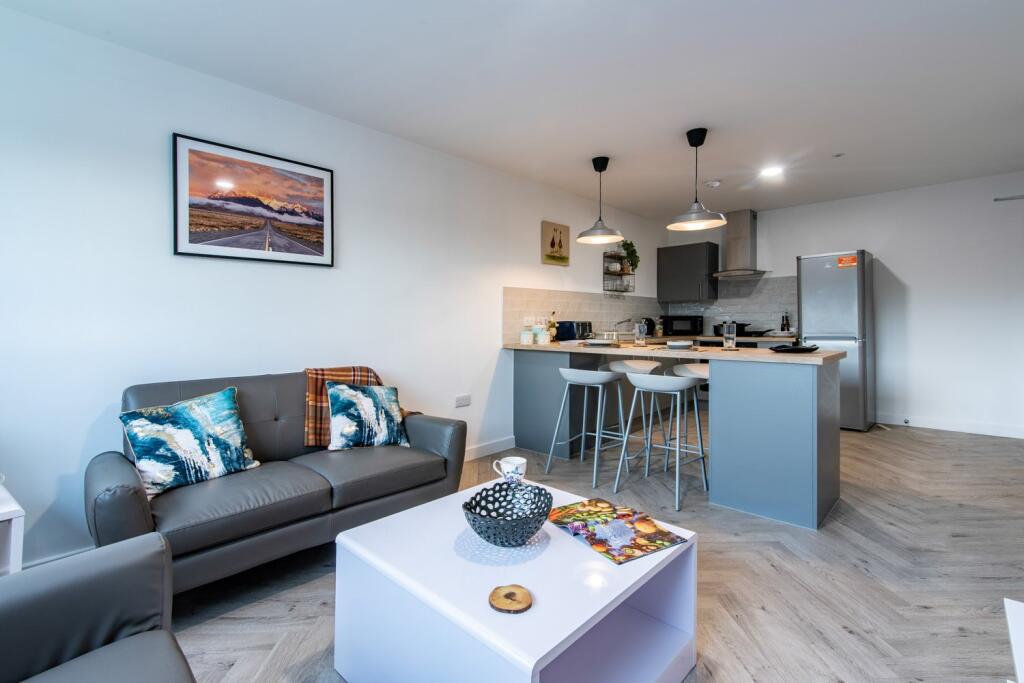 Student Digs - Broad