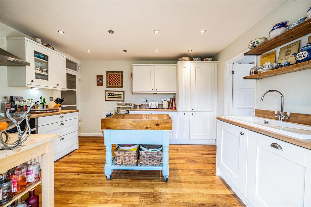 60a Careys Road, Pury End (16).jpg