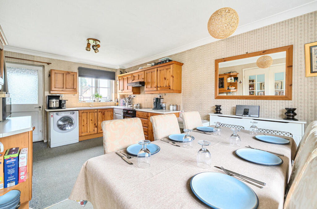 1387989-3-6937fb7...