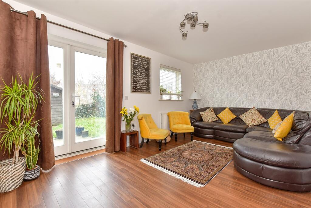 Lounge B