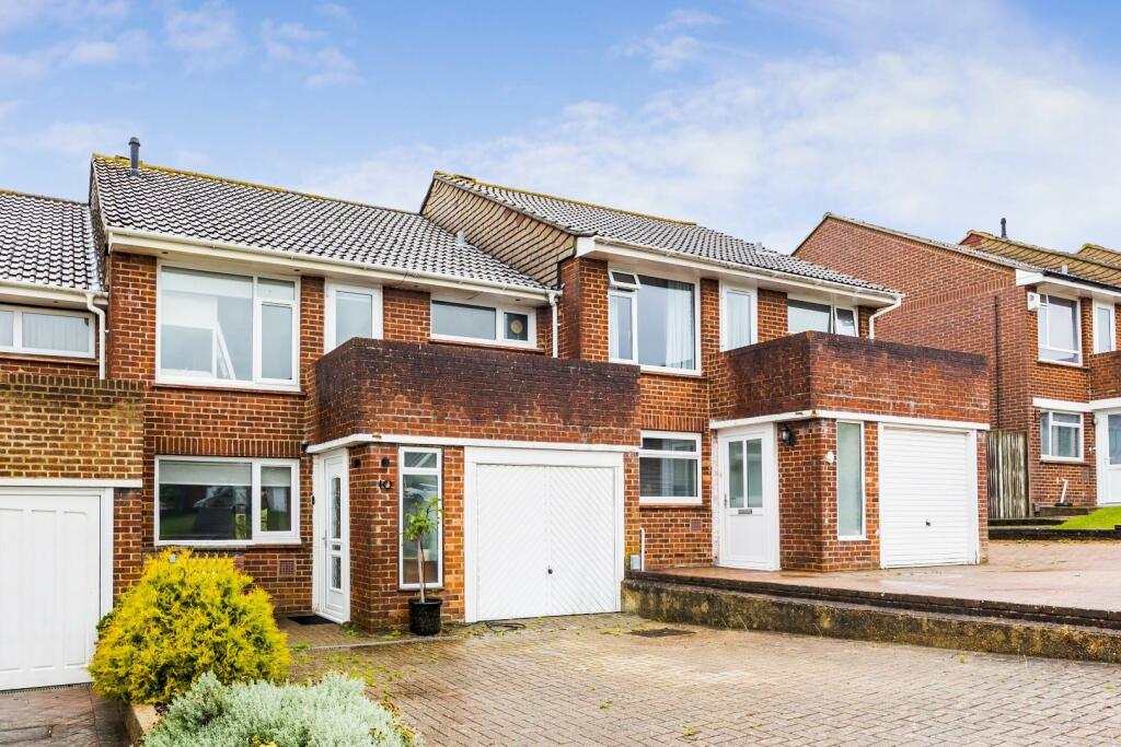 Queen Alexandra Avenue, 10-27.JPG