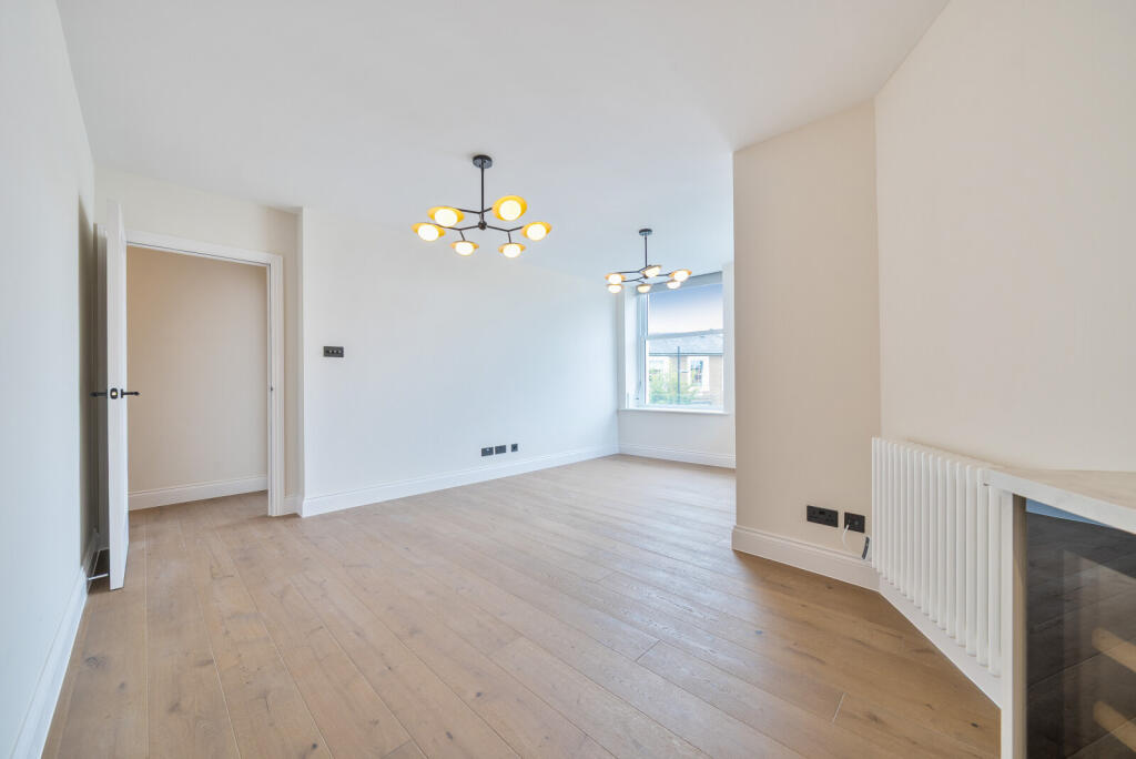 Living Room/Kitchen