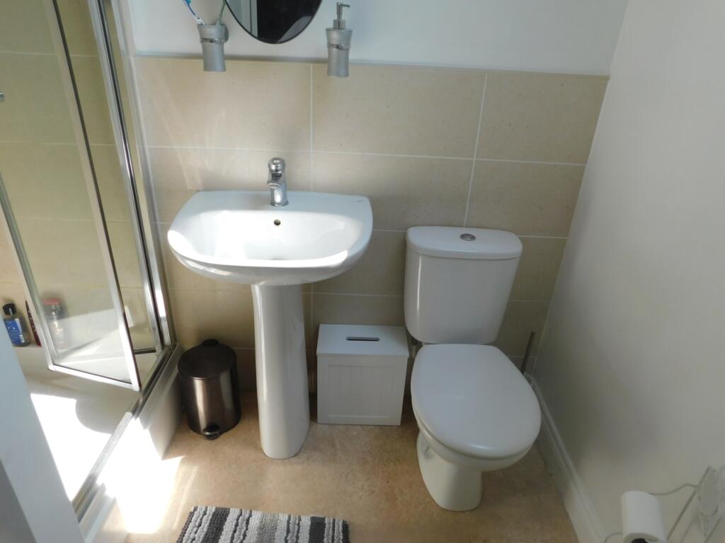 EN SUITE