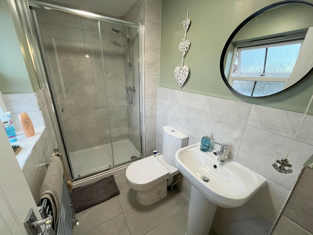 EN SUITE