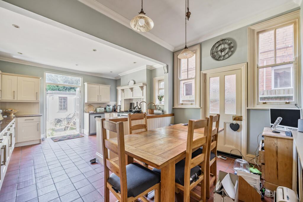 1319187-16-686d46...