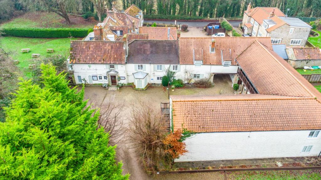 24235 East Ayton Lodge Hotel-063.jpg