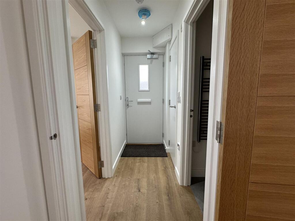 Hallway.jpeg