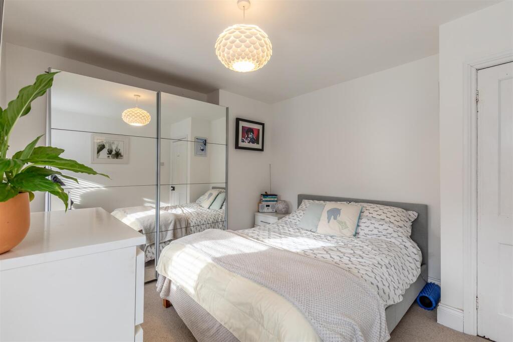 Westbury Lane Bed 2b.jpg