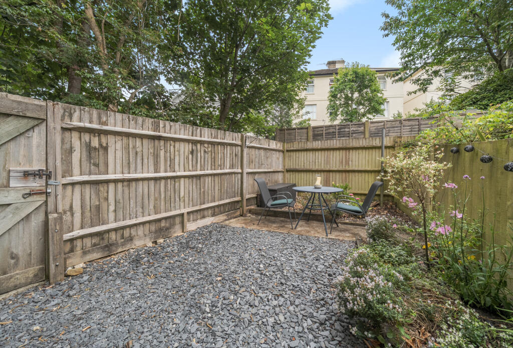 1318445-16-686599...