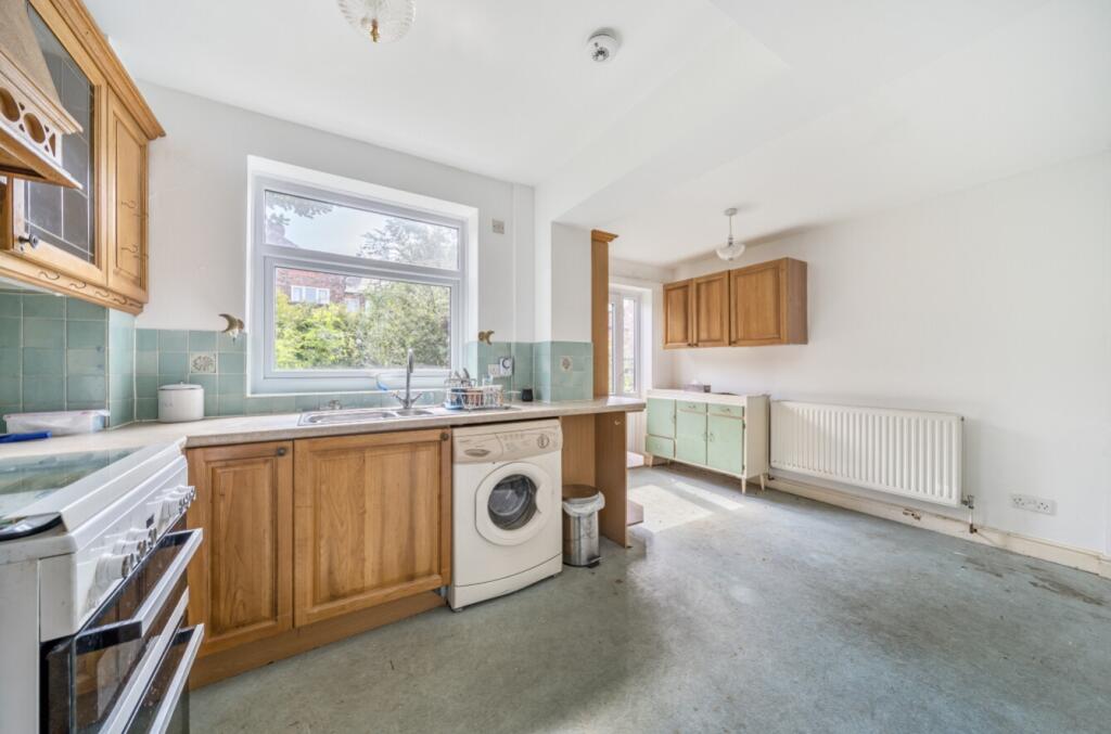 Kitchen - 26 Whalley Close - EweMove Sale