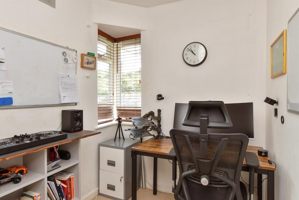 Study/ Bedroom 5