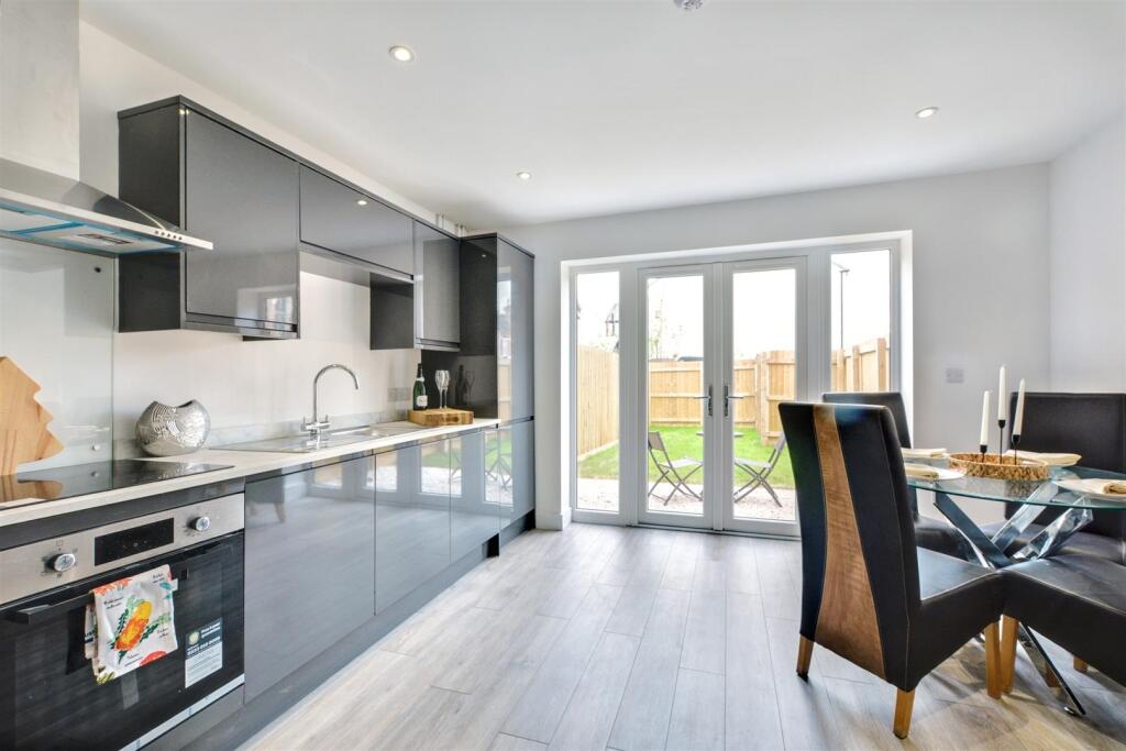 Living/Dining Kitchen