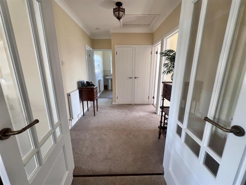 Inner hall.jpg