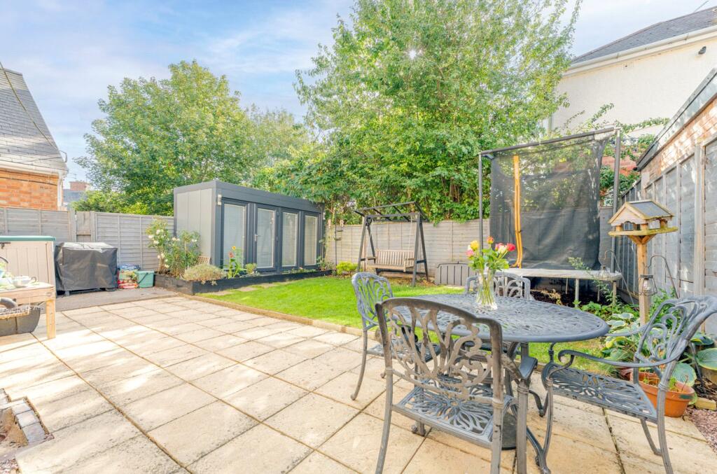 Terrace To Garden Ro