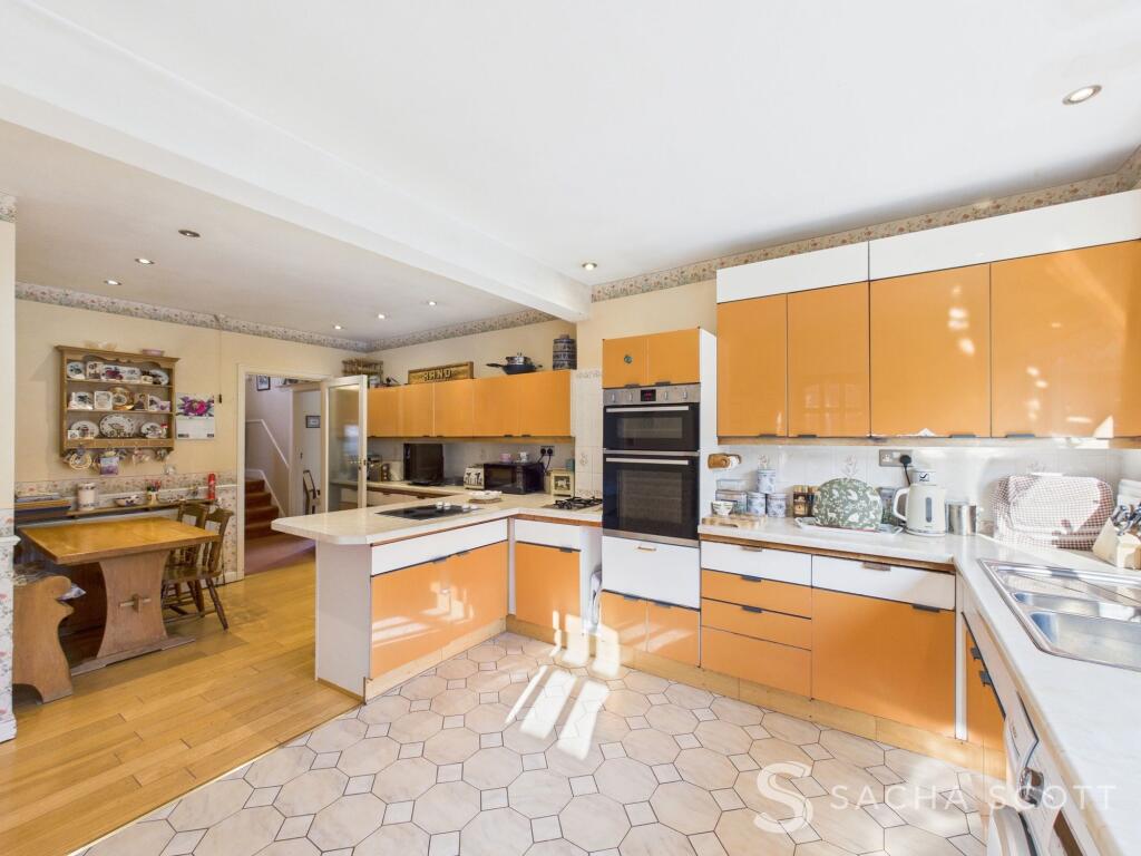 Kitchen / Breakfast Room