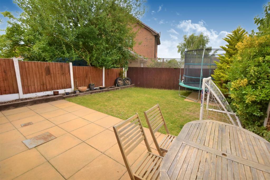 GARDEN1.jpg