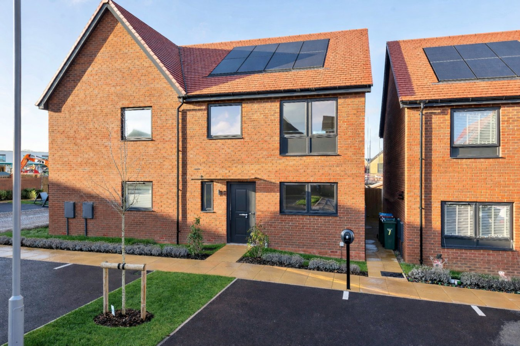 Off Watling street, Whitehouse park, Milton keynes, MK8