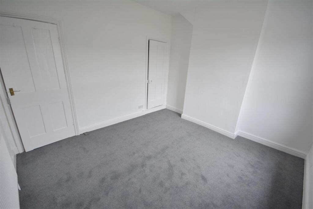 Bedroom 1.JPG