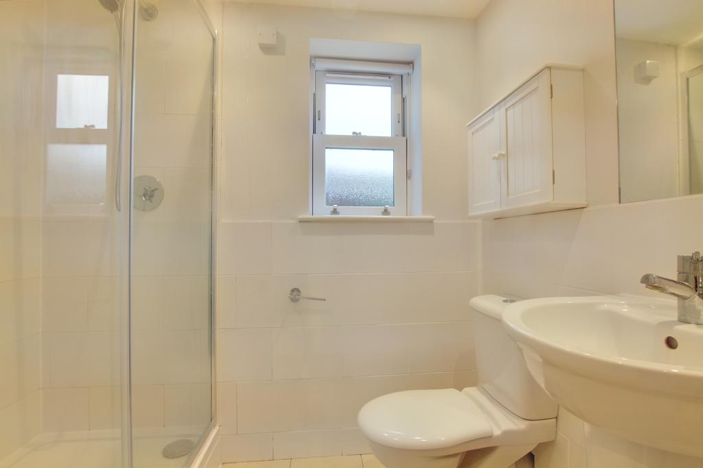 6.bathroom.jpg