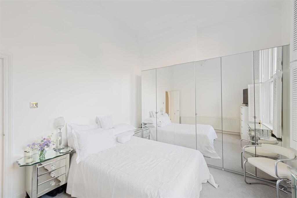 Flat 2, 10 Belsize Crescent Hi-6.jpg