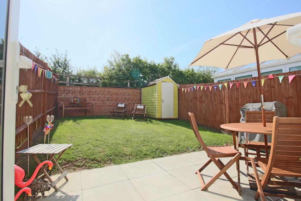 22 Bridle Close gard