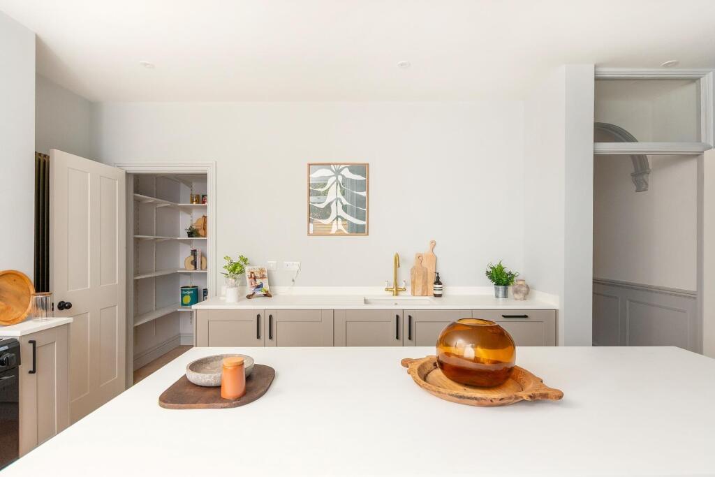 0O4STN - Kitchen D.jpg