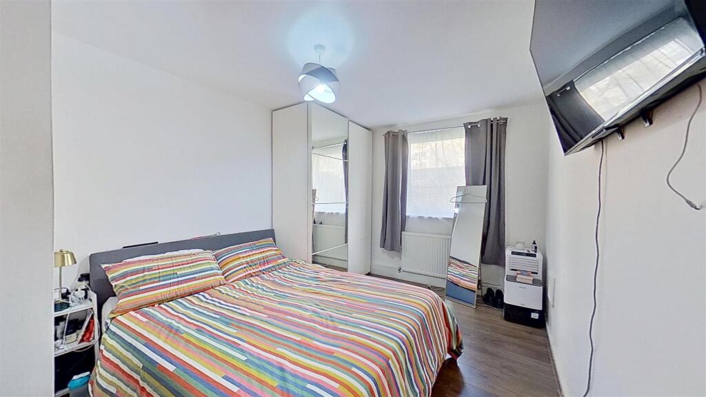 Westdean-Close-Wandsworth-SW18-03012025_142438.jpg