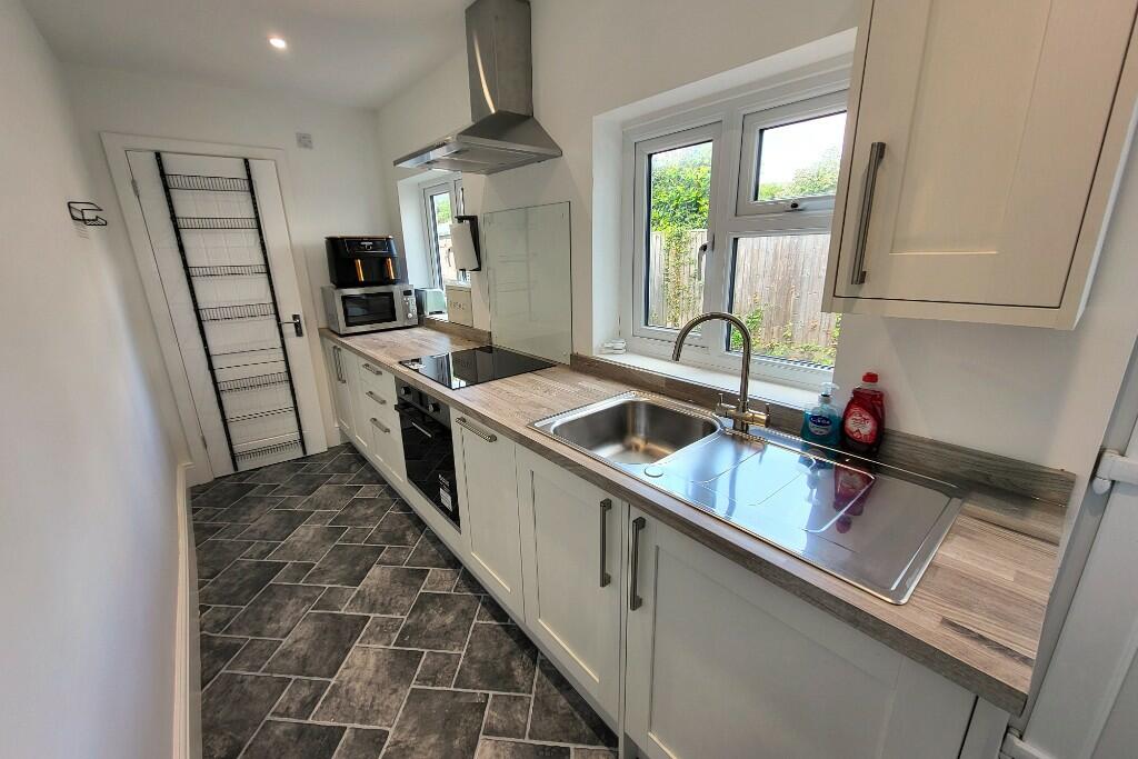 Kitchen (2)