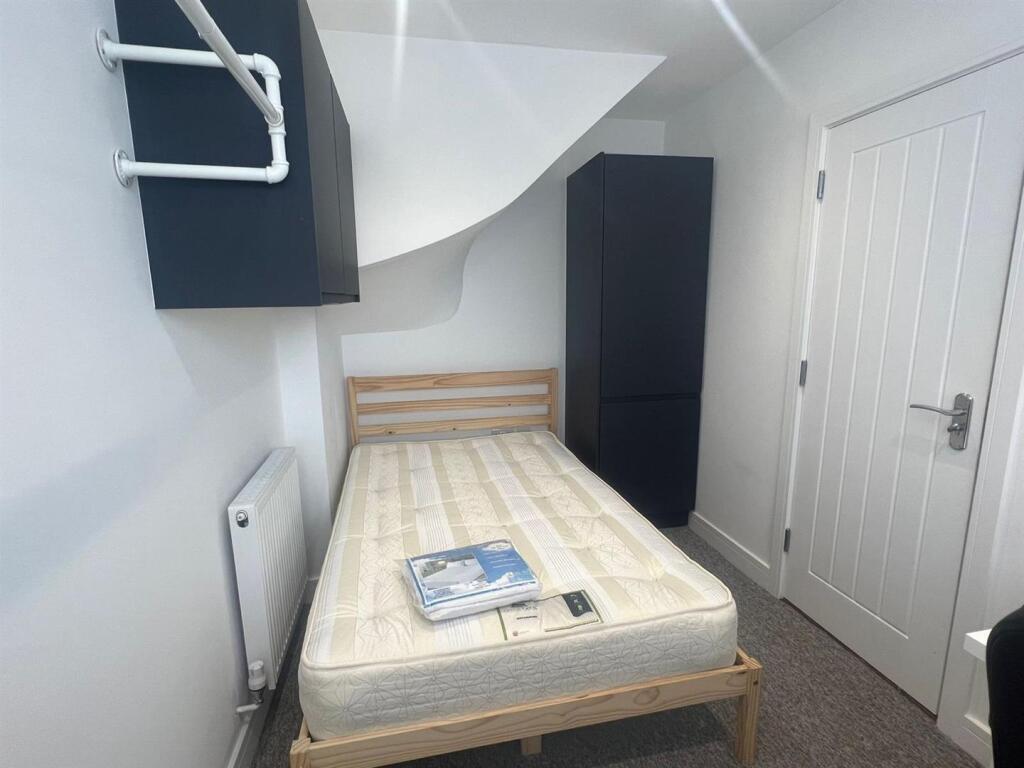 103 St Pauls 23 Bed1d.jpg