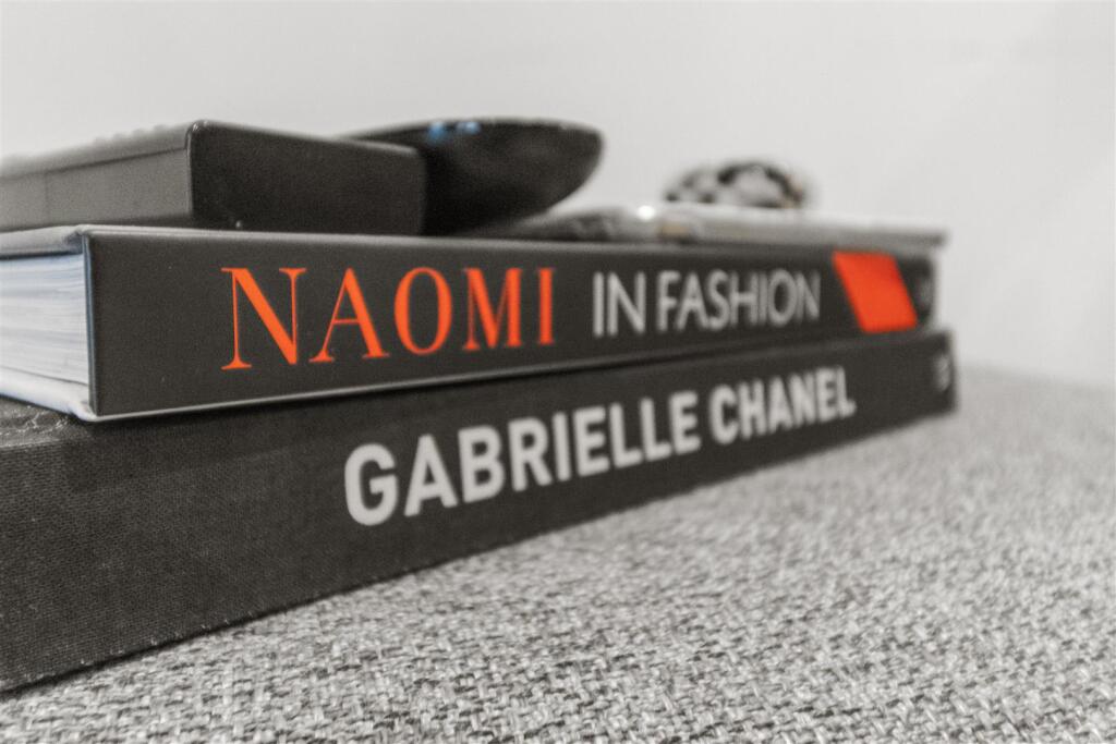 living room feature #2.jpg