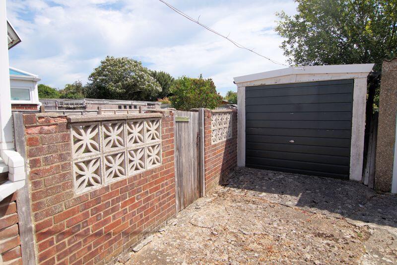 Garage/Workshop