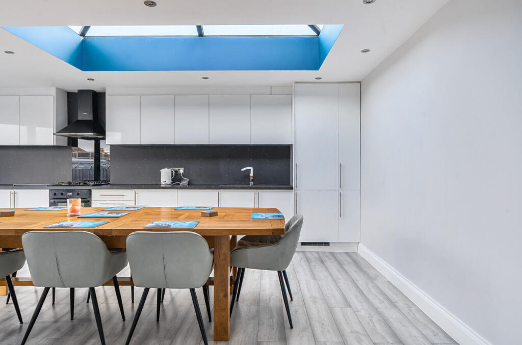 1383028-12-691ef9...