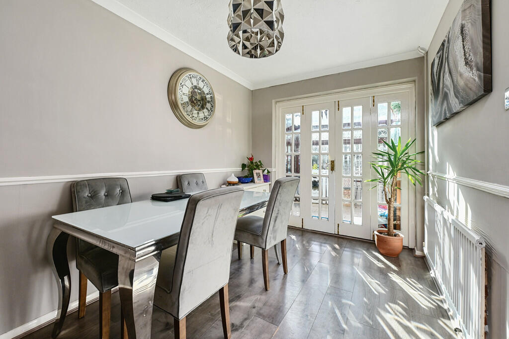 38 Quebec Gardens...