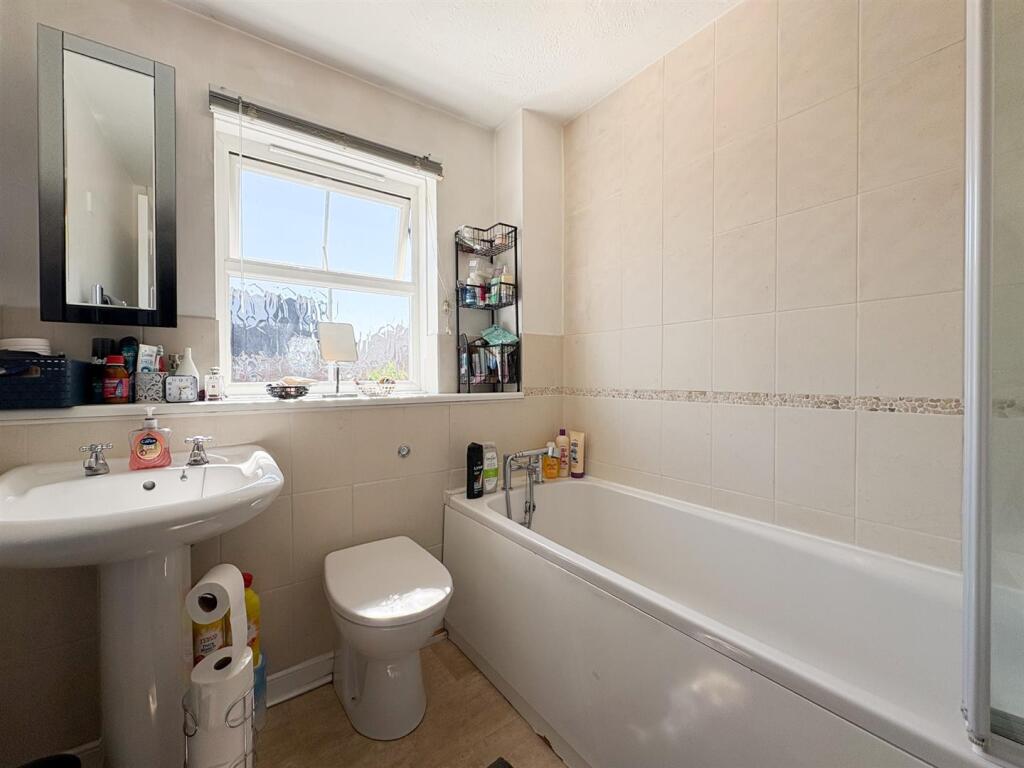 Bathroom.jpg