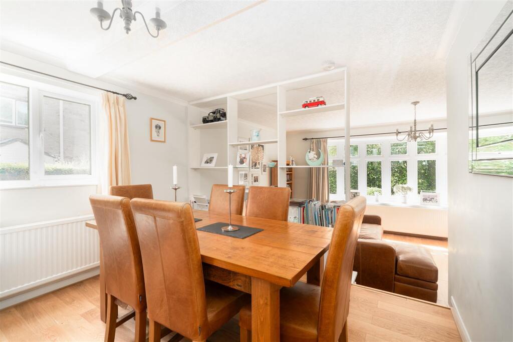 Dining Room-3.jpg