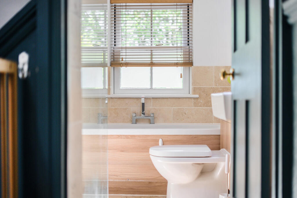 38-6823523ebc2f4-...