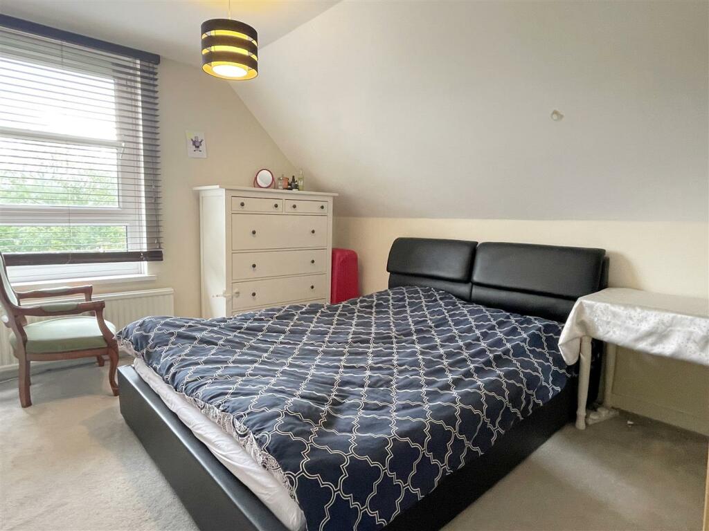 Bed 3.JPG