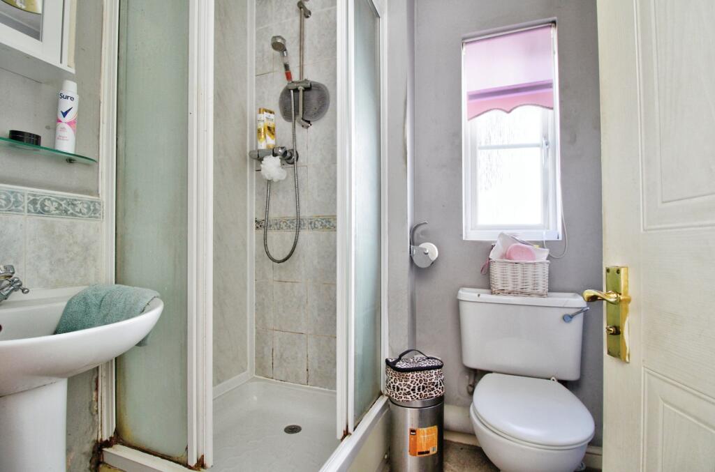 Ensuite shower room