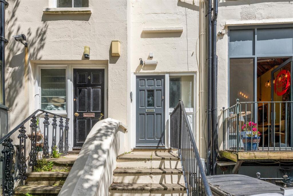 Flat 1, 3 Silwood Terrace22.jpg