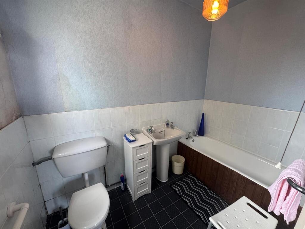 Ground Floor Bathroom